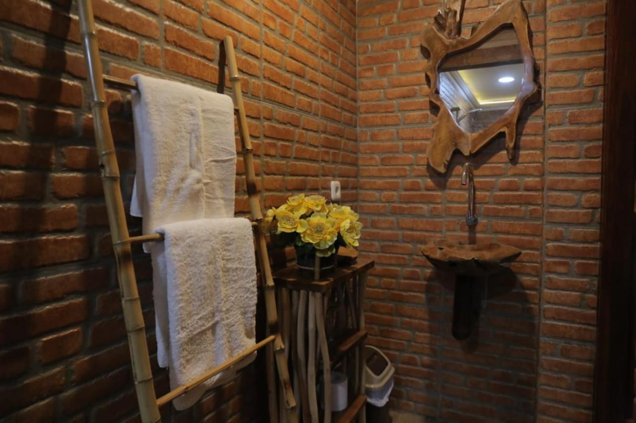 Dem Ayem Heritage Guest House يوغياكارتا المظهر الخارجي الصورة