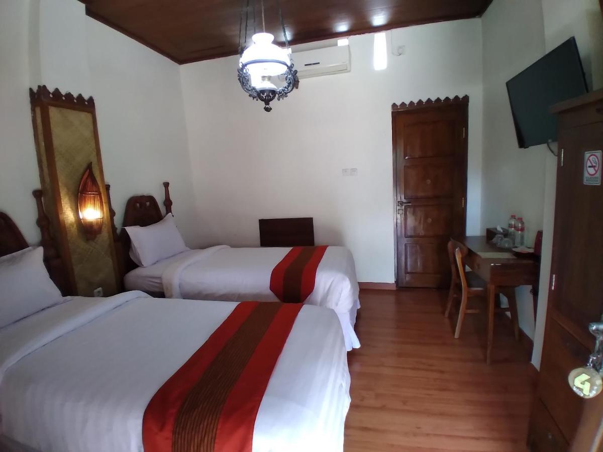 Dem Ayem Heritage Guest House يوغياكارتا المظهر الخارجي الصورة