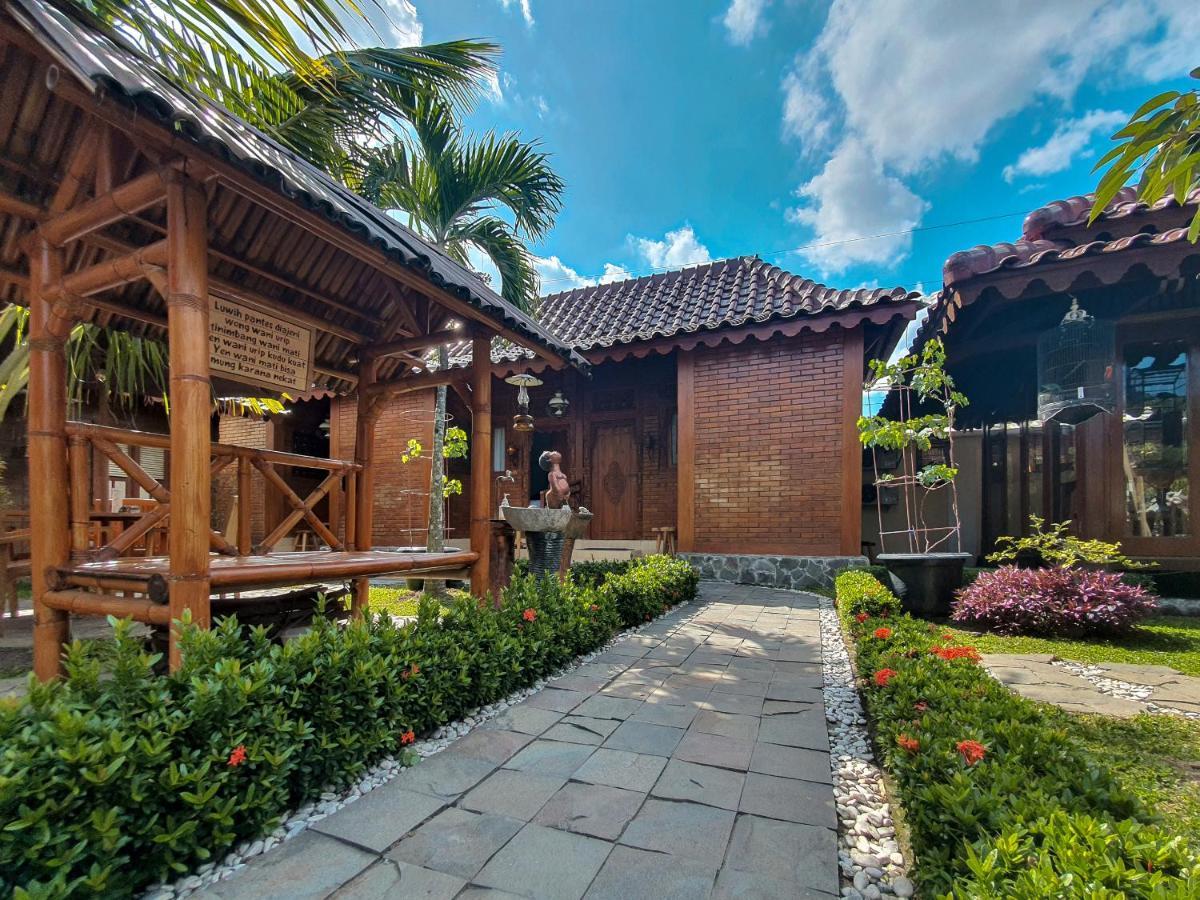 Dem Ayem Heritage Guest House يوغياكارتا المظهر الخارجي الصورة